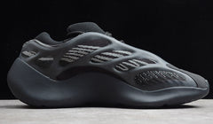 YEEZY BOOST 700 V3