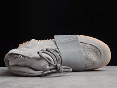 YEEZY BOOST 750 LIGH OG