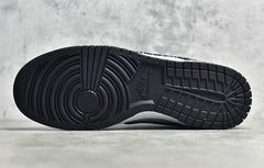 NIKE Dunk Low "Black Paisley"