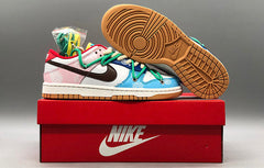 NIKE SB Dunk Low Cashew Blossom